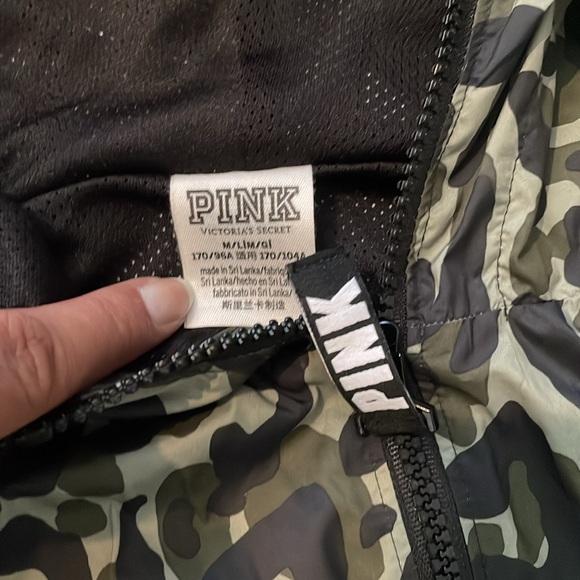 Zip up windbreaker - Picture 2 of 2